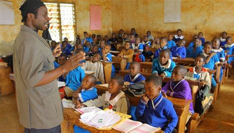 Rapport national sur le developpment de l'education au cameroun. - Población y trabajo en contextos regionales.